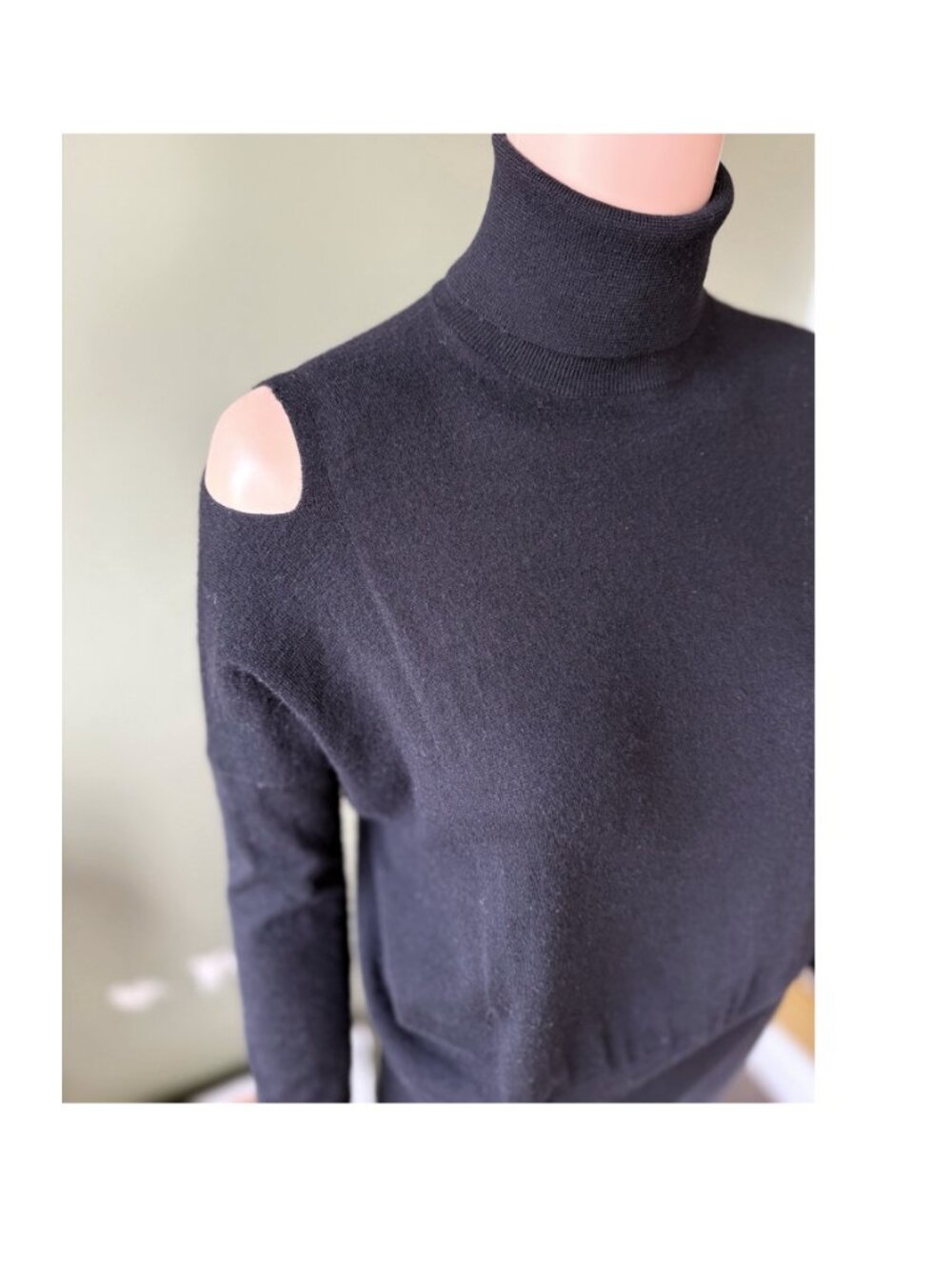 Vince Turtleneck Sweate